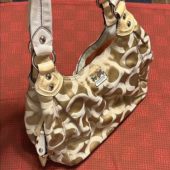 Coach Signature Gold and Cream Shoulder Bag Vintage - Picture 1 of 16